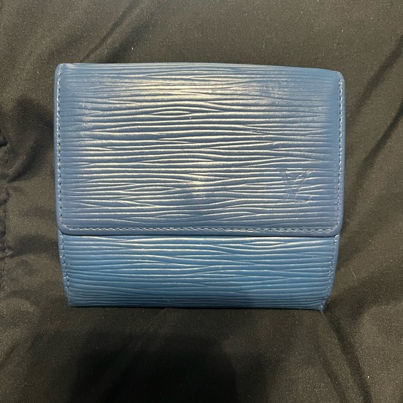 Louis Vuitton blue epi wallet, Amazing Condition!!! - Picture 1 of 4